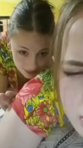 Married teen 18+ On Periscope Shows Her Friend Titties