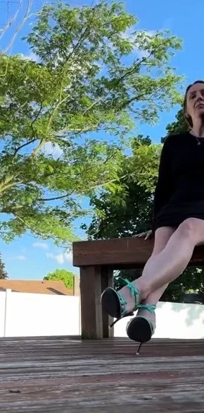 Public amateur fucked outdoors before cumshot