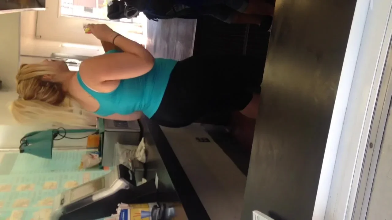 Very sexy Armenian BBW ass in leggings
