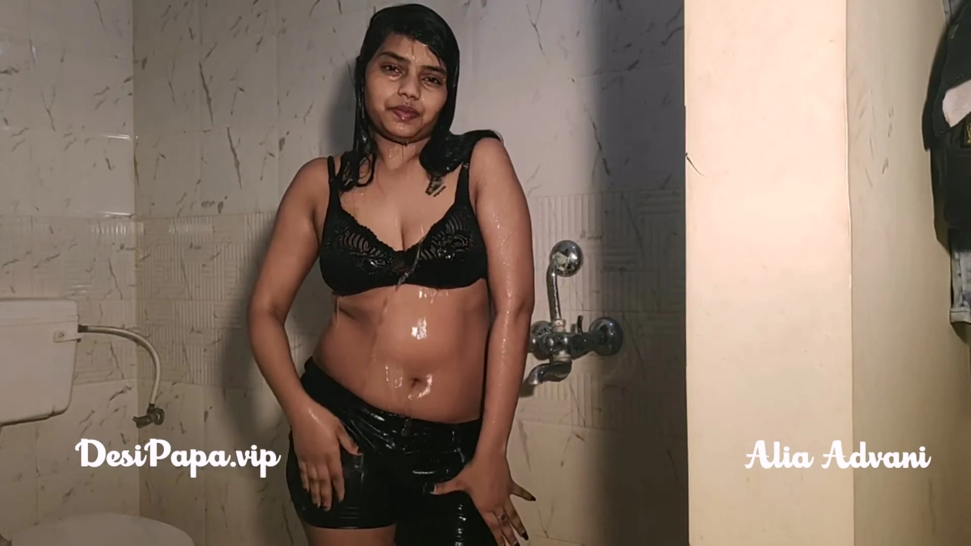 Indian College Girl Alia Advani In Hot Shower