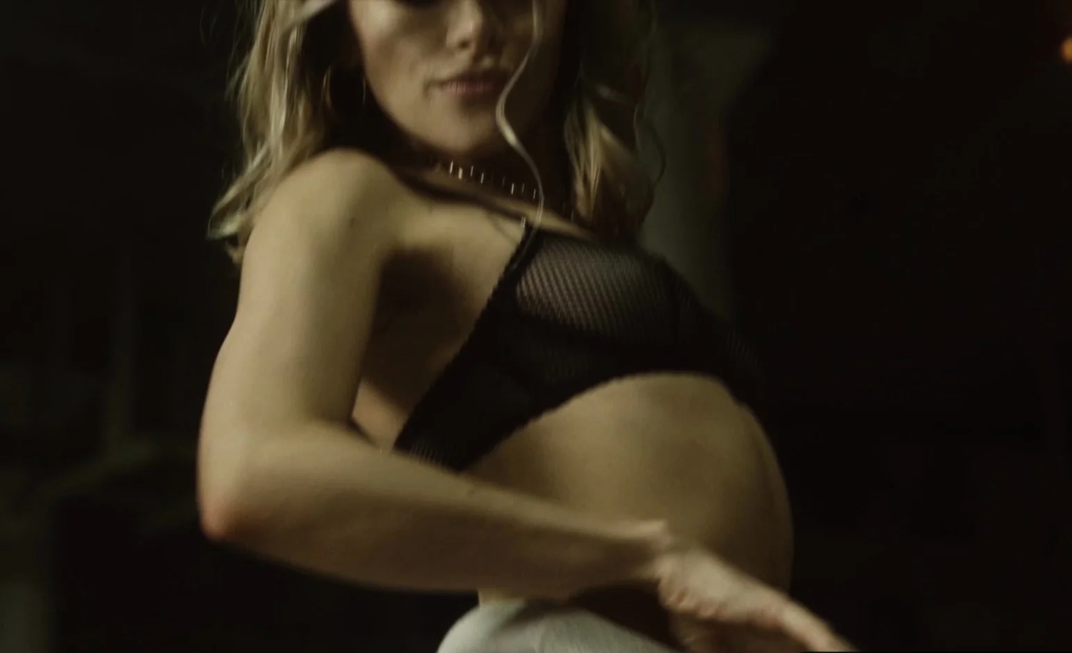 Big ass babe strips in basketball court