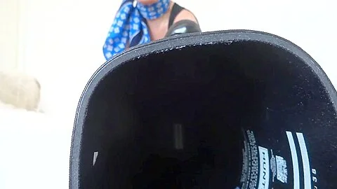 Lady Victoria In Sweaty Feet In Rubber Boots