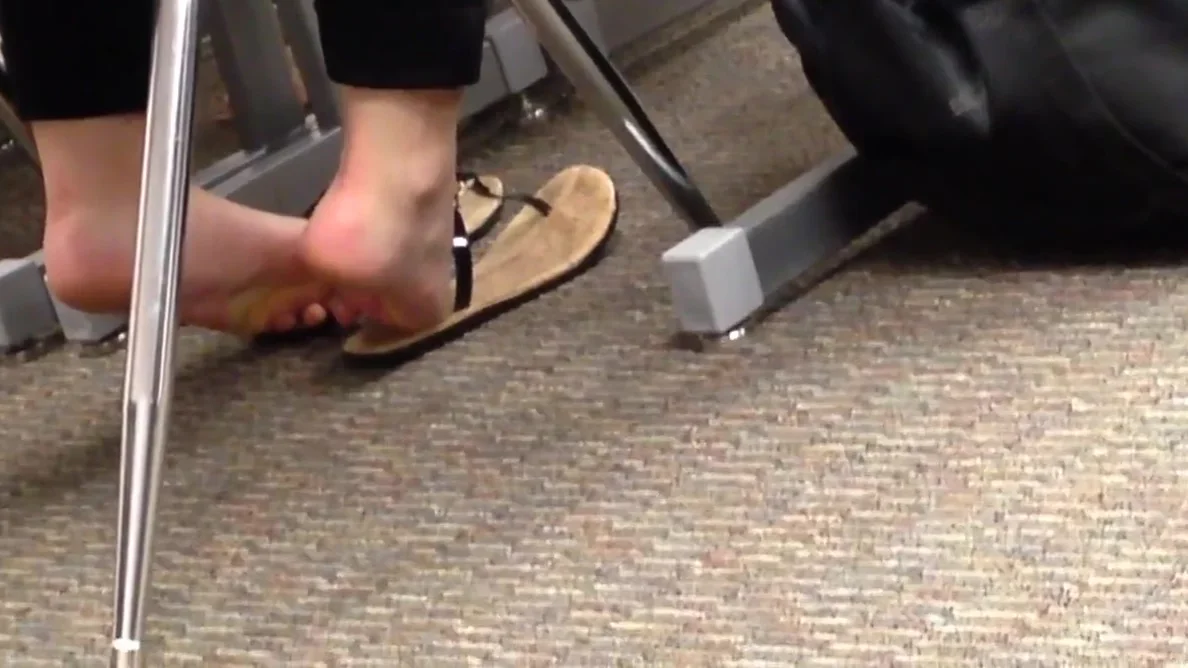 Candid College Cheerleader Feet in Class 4