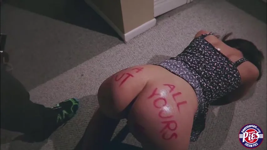 Night Sex Action After Work With teen 18+ Hottie Gia