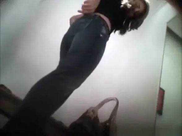 Girl caught on change room
