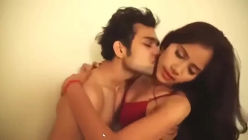 Indian Step Brother Seduced Desi Step sister When Home Alone Hot Romance- DesiGu
