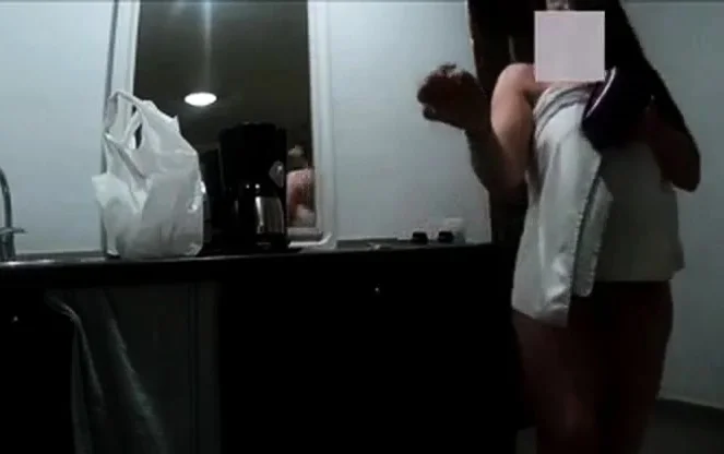 LittleAbbie Towel Drop Delivery Flash Nude Big Bum Tits