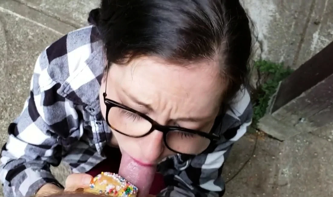 SprInKle Donut Blowjob