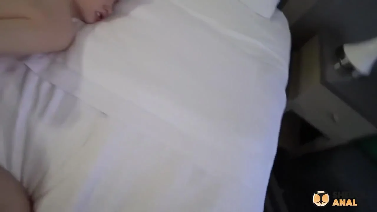 Tiny teen 18+ Has A Relaxing Massa