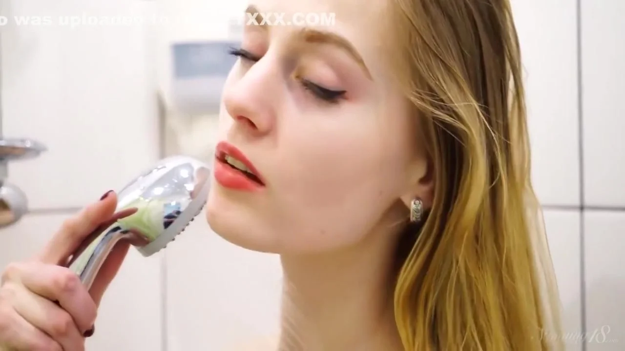 Gorgeous Skinny Blonde With Puffy Perky Tits Bates In Shower! 10 Min