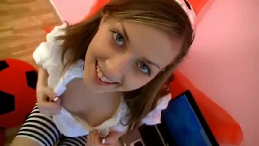 Spunky-Bee-teen 18+ stripping in front of a webcam