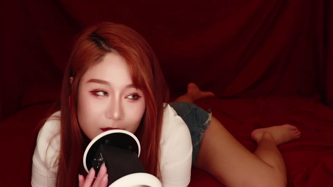 Uying Asmr - Girlfriend Gives You Cozy Sleepy Triggers In Bed To Help You