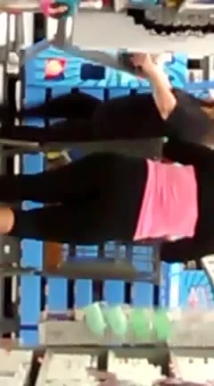 Candid pawg milf in spandex.