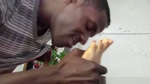 Sexy Footjob Avril Sun