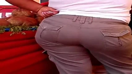 Tambien mi Step sister in law tiene un CULOTE