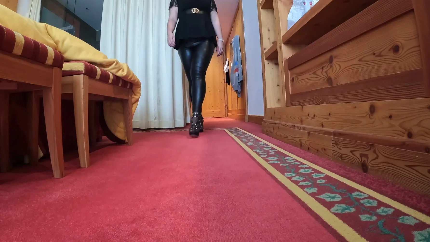 Bbw Doing Catwalk In Heels