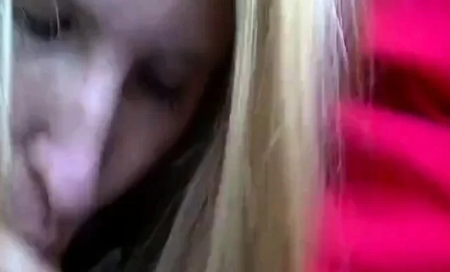 Blowjob waehrend der Autofahrt