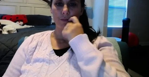 Italian riv camgirl masturbate