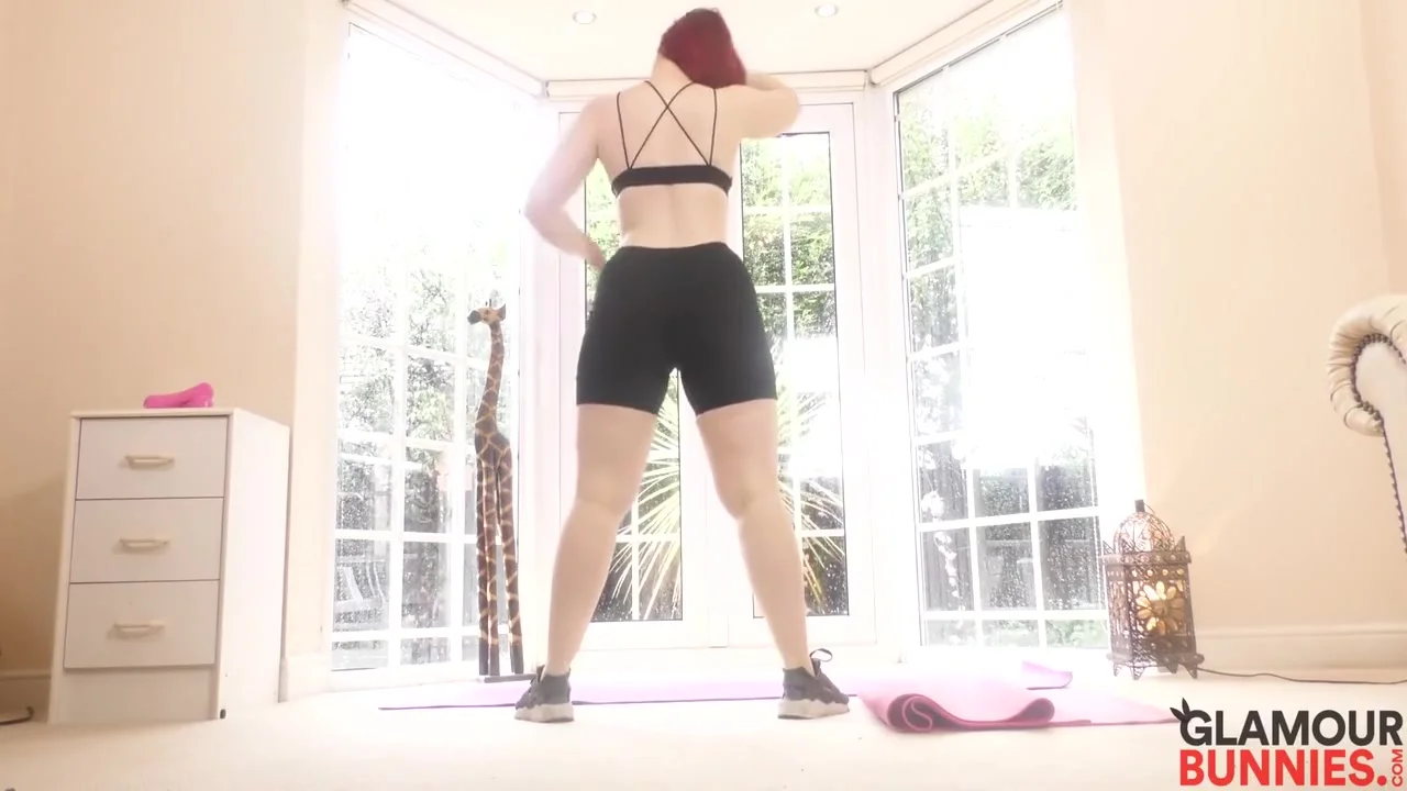 Jaye Rose In Nude Yoga Session Of