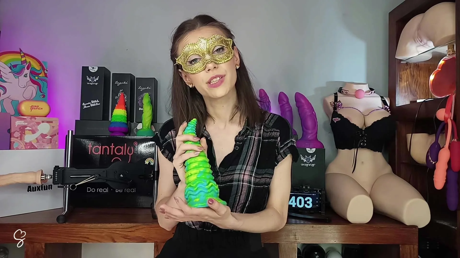 Fantasy Dildo Review - Poselis From Wildolo
