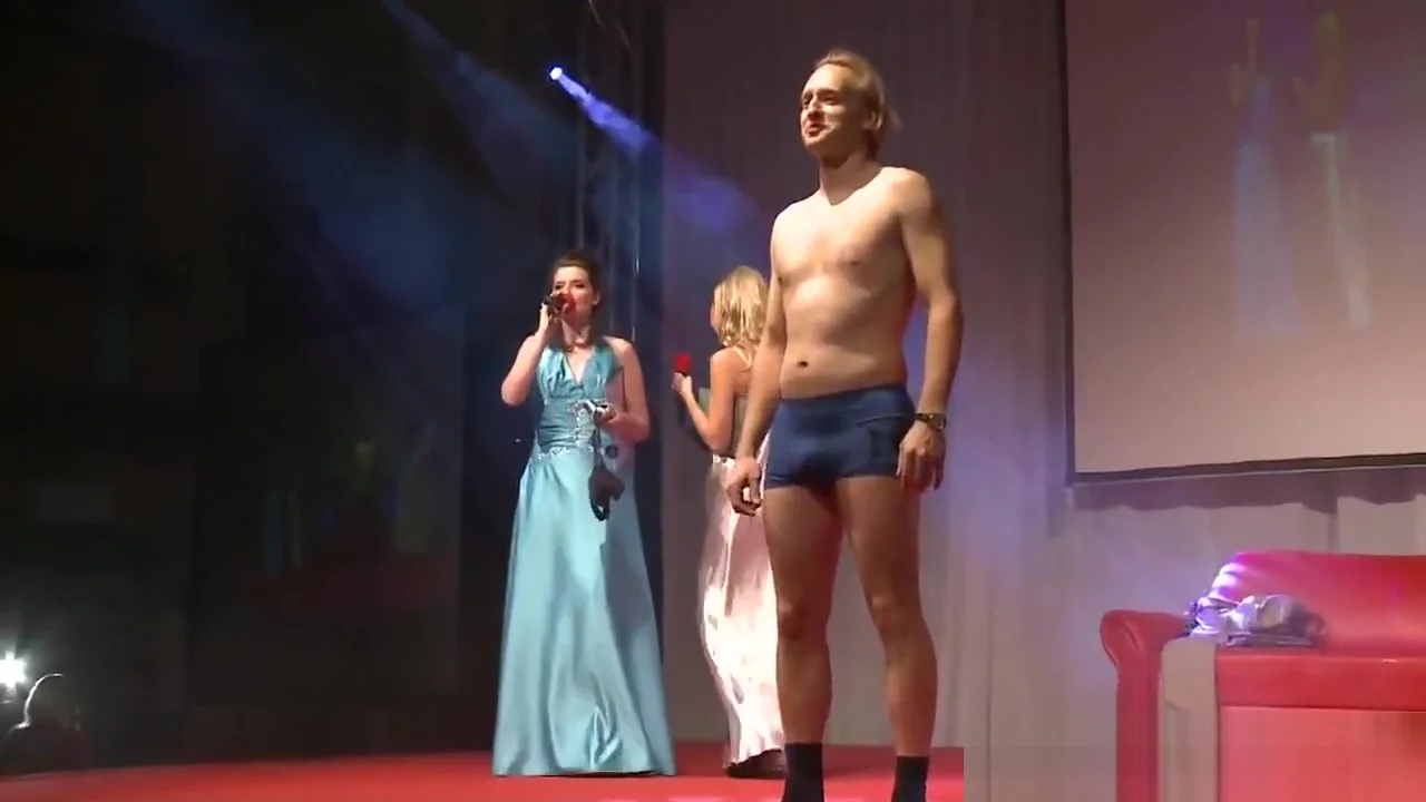 Horny stripper looking for some hot time on the stage