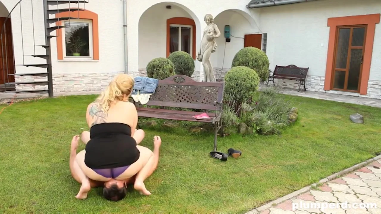 FemDom - Horny BBW Kristy Facesitting Smothering Session - Plumperd