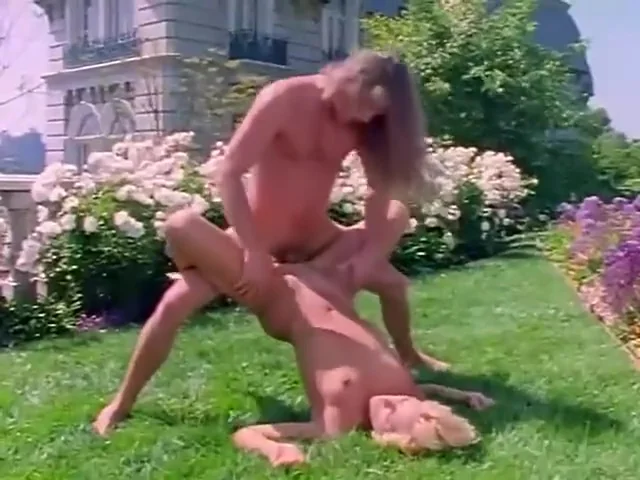 Retro wave sex