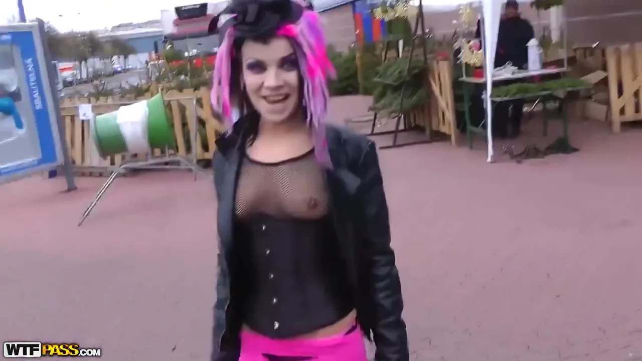 Pink Hair Babe, Sex In The Car