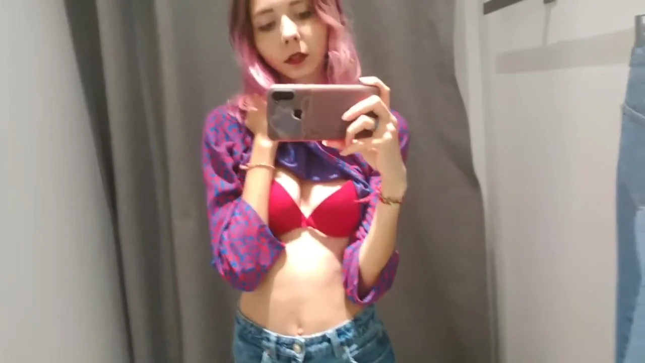 I Caress Pussy In The Locker Room Of The Store