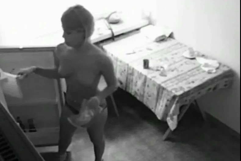 Spying on my sister's topless breakfast
