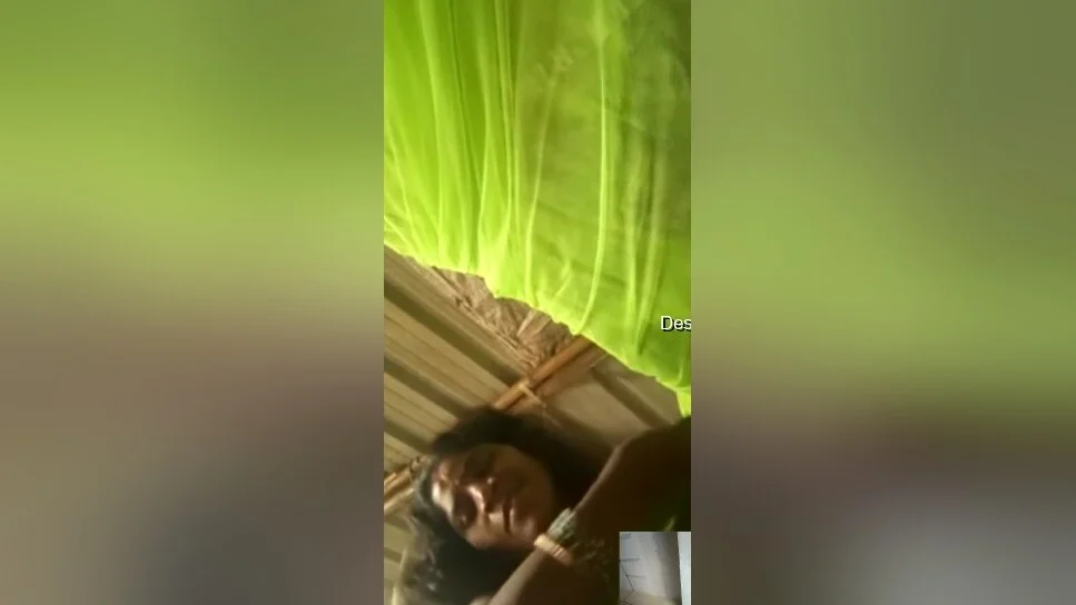 Today Exclusive- Village Bhabhi Shows Her Boobs On Vc 1