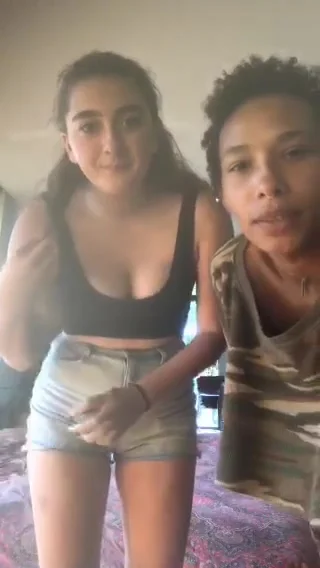 teen 18+ Showing Her Boobs On Periscope - Sam-ana474