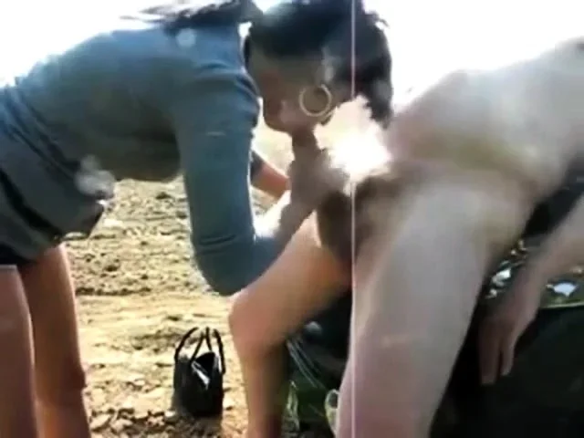 Street Hooker Fucked By Customer In The Field-