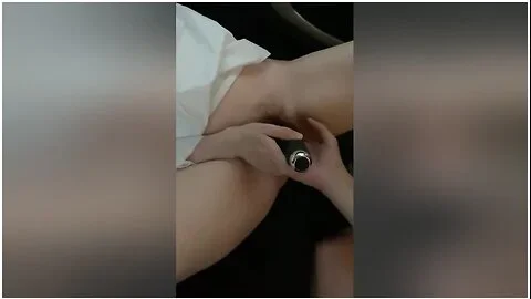 Mature Woman Who Continues To Masturbate Even After Being Inserted In The Car And Reaching Orgasm
