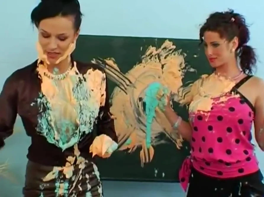 messy art lesson
