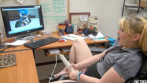 Teen 18+ Secretary Fucked And Creampied (zoey Carter)