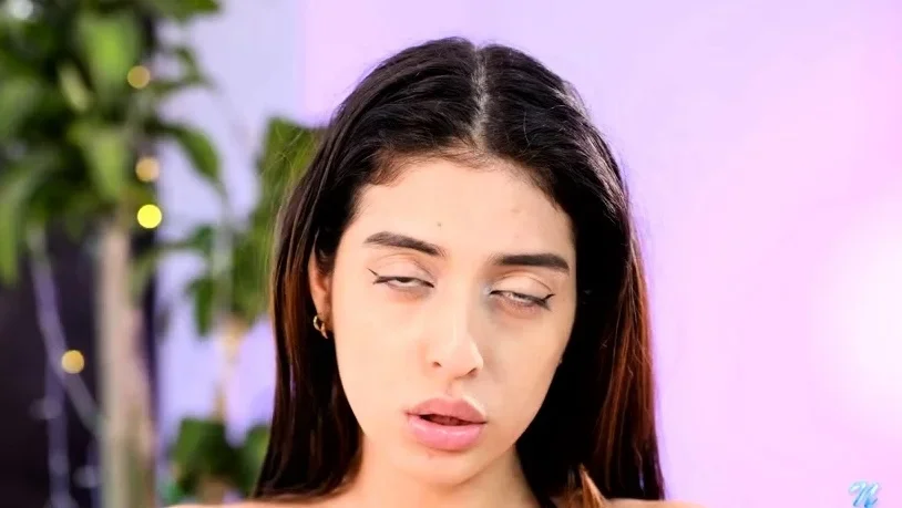 Nubiles Uzza Wet Yoga