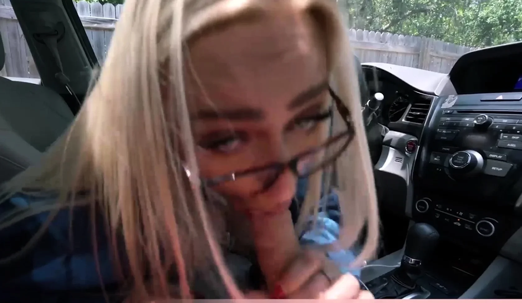 Stepmom Elena sucked my dick in the car