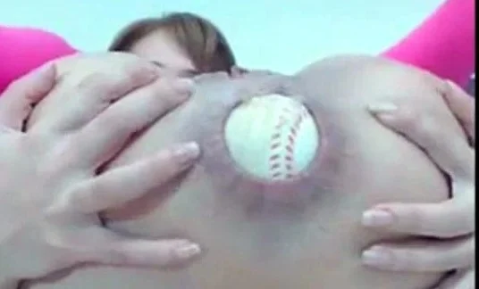 Webcam Girl Plays With Huge Dildo Anally