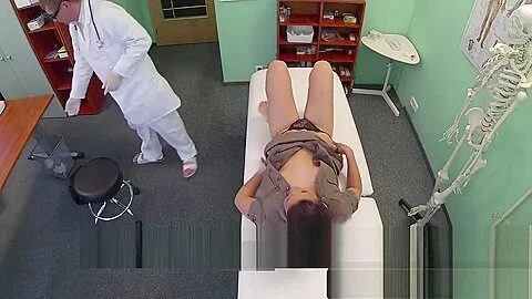 Euro amateur cockriding her real doctor