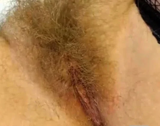 Hairy Blonde Pusy (CloseUp)