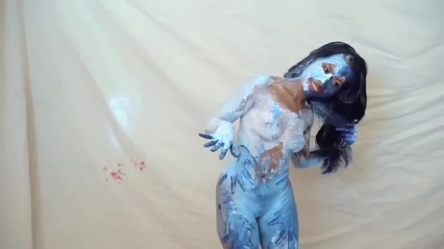 Painting Nude - Yuni
