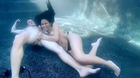 Issa Rose - Underwater Blowjob