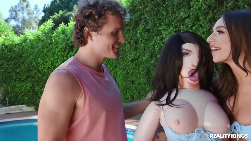 teens 18+ Has Crazy Fun With Sex Dolls
