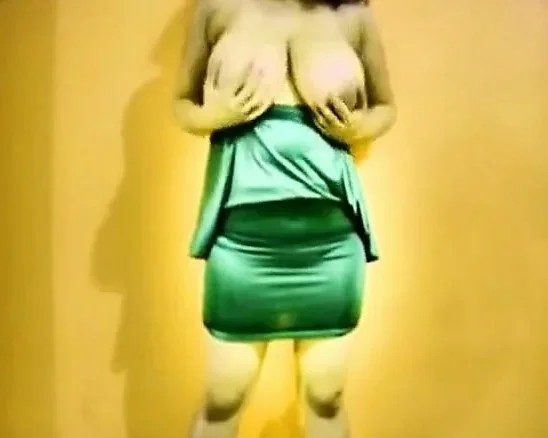 Extra thick mama stripping and teasing