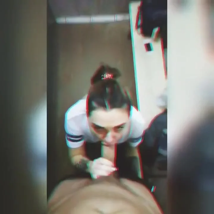 Public anal and deepthroat in the locker room with the baby.