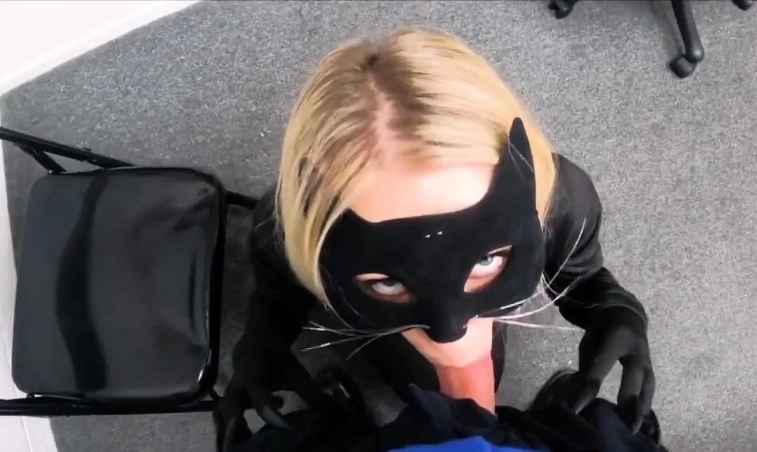 Blonde blows in freshly stolen catsuit