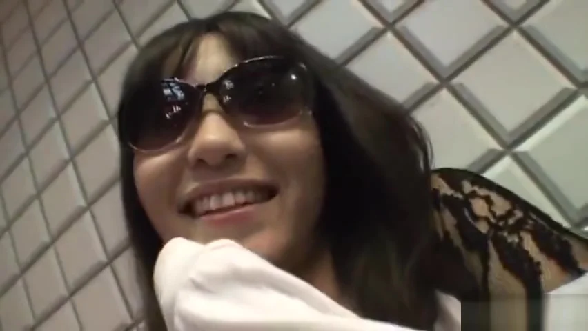 Gorgeous Japanese hussy gives a magic blowjob