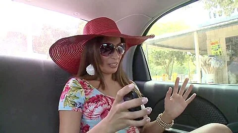 Sandra has an amazing pussy and likes to show it on public