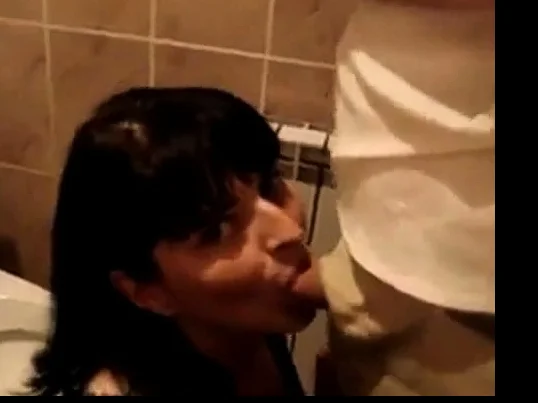 Girl swallow cum in the restaurant toilet.